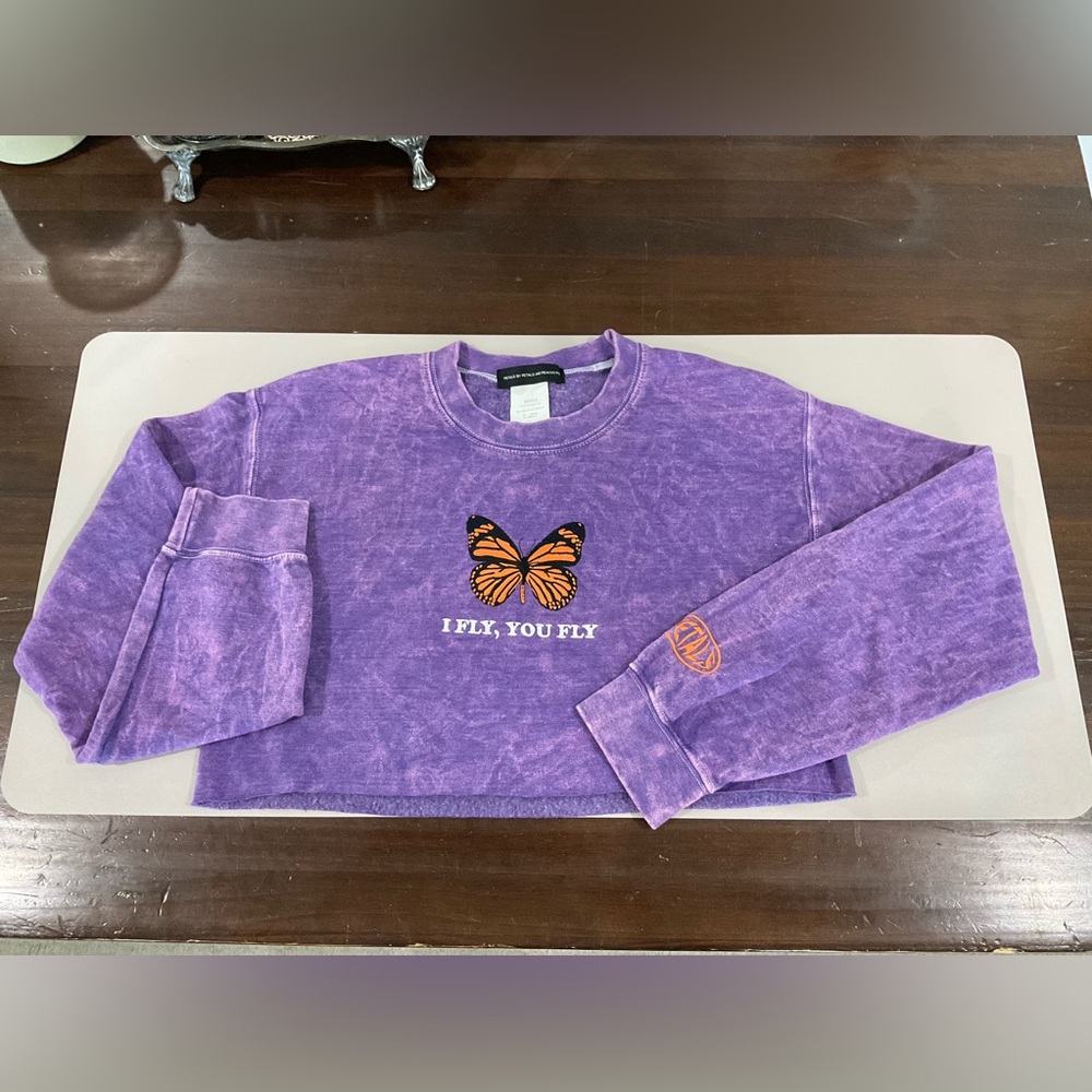 Petals and Peacocks cropped sweatshirt